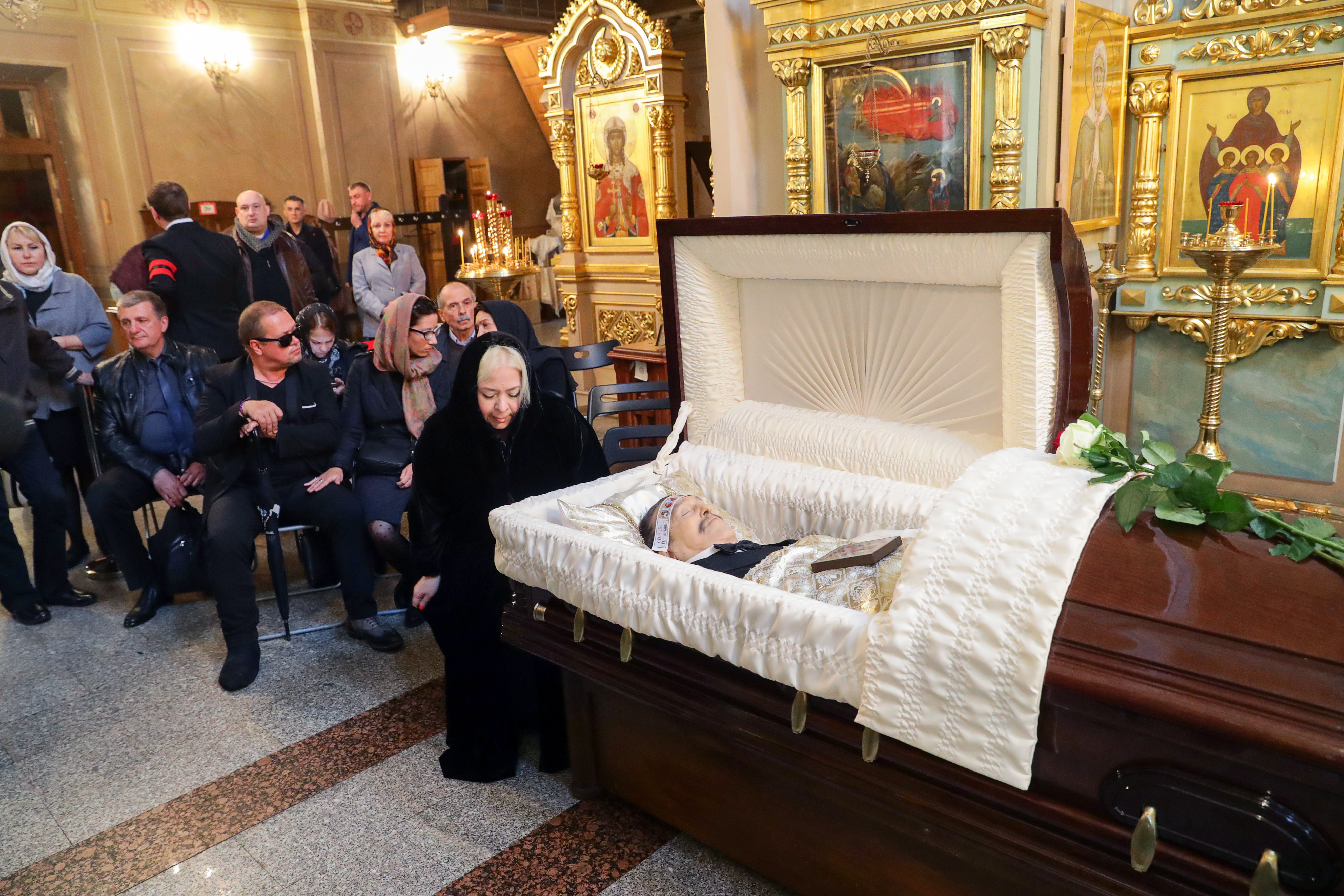 Как проходят похороны в москве