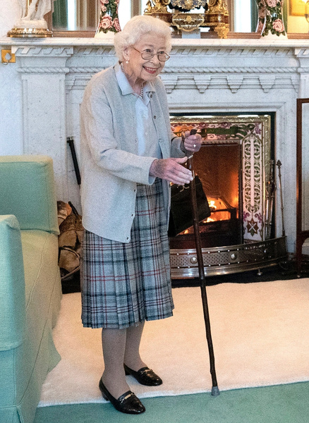 Последнее фото 96-летней королевы Елизаветы II, которое сделано за два дня до смерти монарха