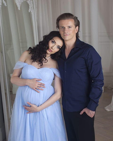 Глеб Матвейчук совсем скоро впервые станет отцом, его любимая женщина, актриса Елена Глазкова ждет дочку