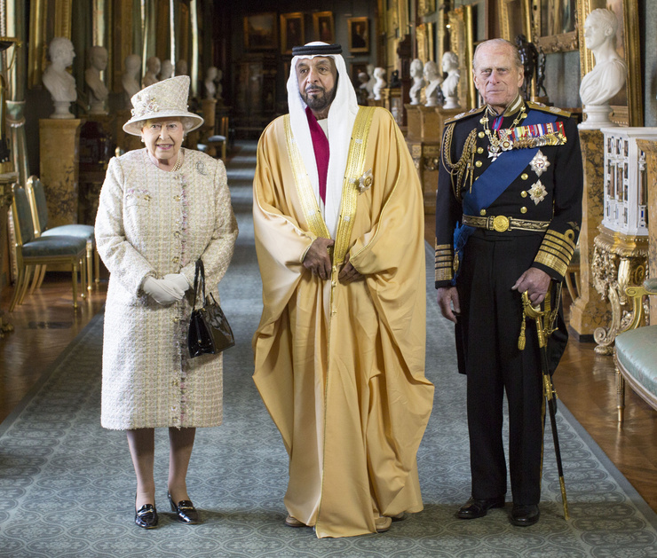 В 2013 году политика из ОАЭ принимала Елизавета II и принц Филипп