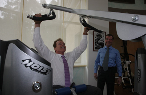 11 октября 2010 года: «С @Schwarzenegger говорили не только об инвестициях, но и о спорте». 11 октября 2010 года: «С @Schwarzenegger говорили не только об инвестициях, но и о спорте».