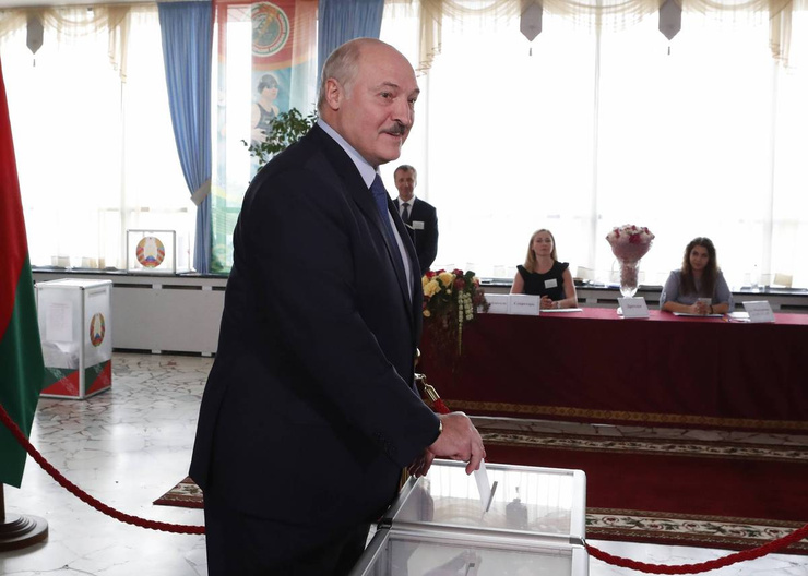 Лукашенко назвал выборы праздником Лукашенко назвал выборы праздником