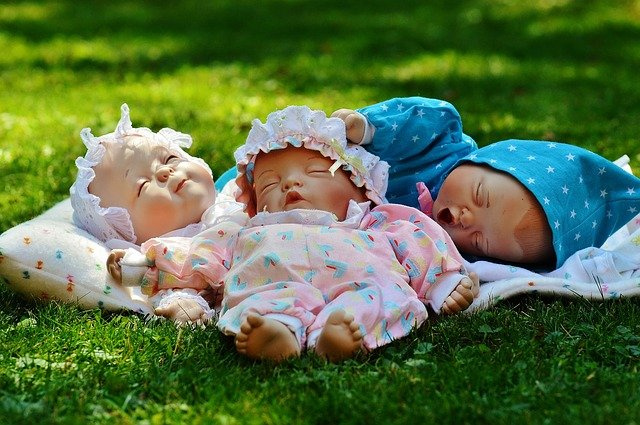 Жена лгала 9 месяцев: новый поворот в истории о младенцах, которых подменили на кукол
