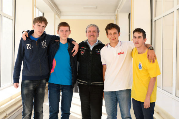 Слева направо: Илья Кочергин, Иван Утешев, Валерий Слободянин, Максим Елисеев и Александр Артемьев