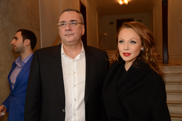 Певица прекратила сотрудничество с продюсером