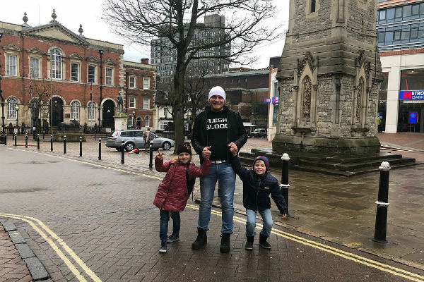 Сафронов с сыном Вовой и дочерью Алиной во время поездки в Лондон