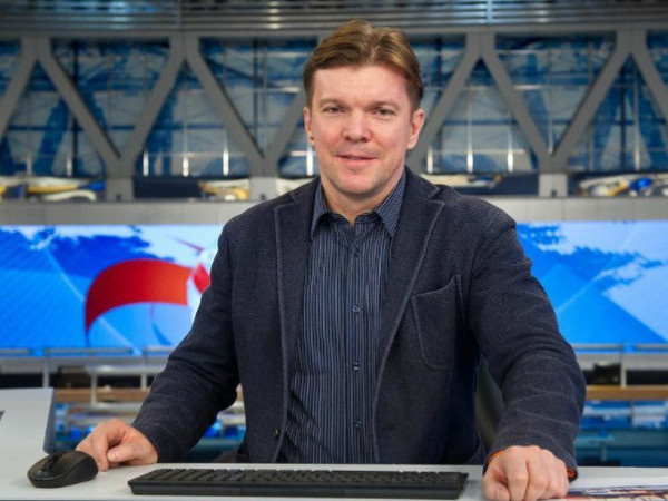 Кирилл Клейменов был ведущим передачи с 1998 по 2004 гг. В 2018-м он снова вернулся в эфир Кирилл Клейменов был ведущим передачи с 1998 по 2004 гг. В 2018-м он снова вернулся в эфир