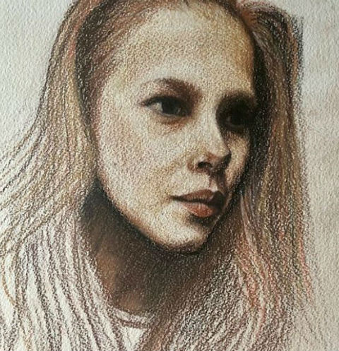 Юлия показала все этапы создания портрета 