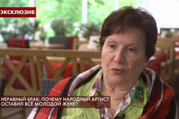 Елена так и не приняла третью жену отца Елена так и не приняла третью жену отца