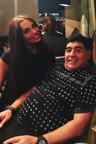 Екатерина Надольская сфотографировалась со знаменитым футболистом Екатерина Надольская сфотографировалась со знаменитым футболистом