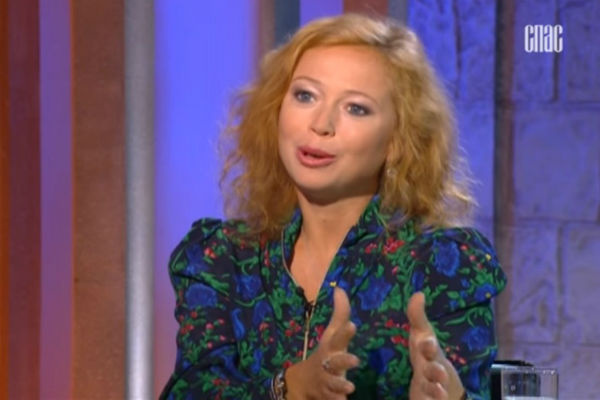 Елена Захарова активно занимается благотворительностью Елена Захарова активно занимается благотворительностью