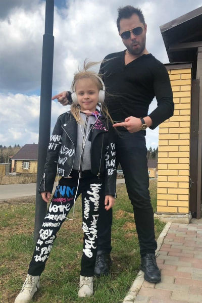 Виталий Гогунский проводит время с дочерью Миланой Виталий Гогунский проводит время с дочерью Миланой