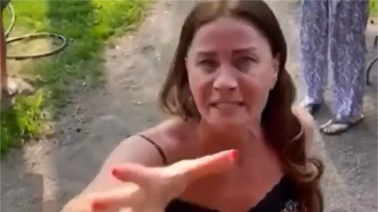 Ирина Безбородова напала на мальчика и не принесла извинений Ирина Безбородова напала на мальчика и не принесла извинений