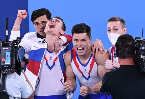 Спортсмены очень эмоционально отреагировали на свою победу Спортсмены очень эмоционально отреагировали на свою победу