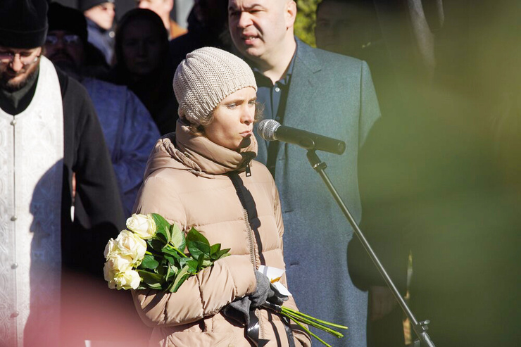 Новости: На Новодевичьем кладбище проходят поминки по Владимиру Жириновскому – видео – фото №3