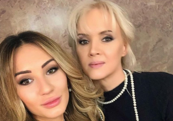 Елена с дочерью Мишель Елена с дочерью Мишель
