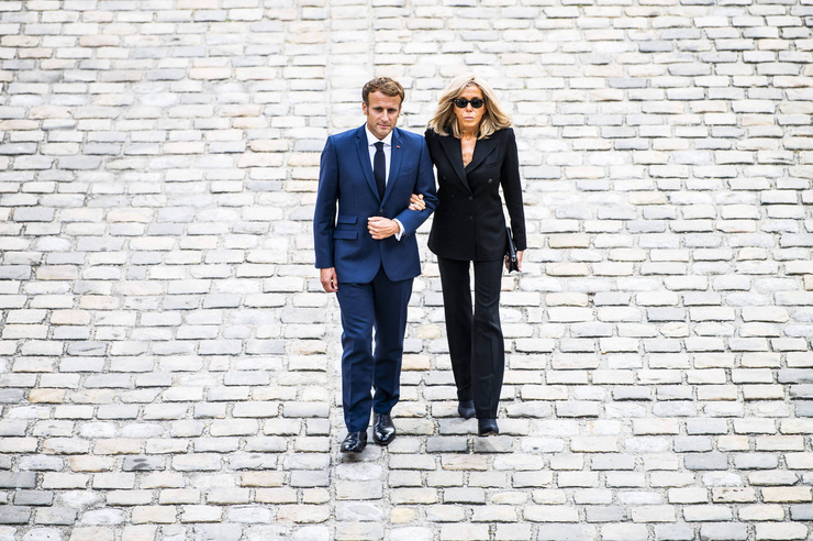 Президент Франции с супругой