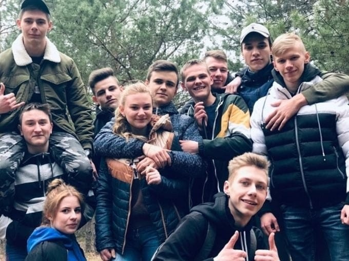 Одна из последних фотографий с той роковой вечеринки, на которой Влад еще жив