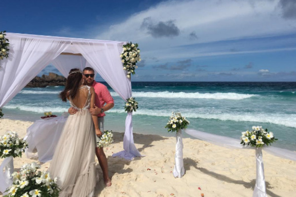 В 2016 году Элла и Игорь провели медовый месяц на Мальдивах