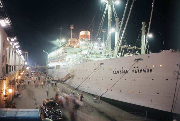 Советский «Титаник». Почему пароход «Адмирал Нахимов» затонул и убил 423 человека