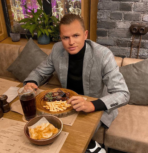 Дмитрий Тарасов Дмитрий Тарасов