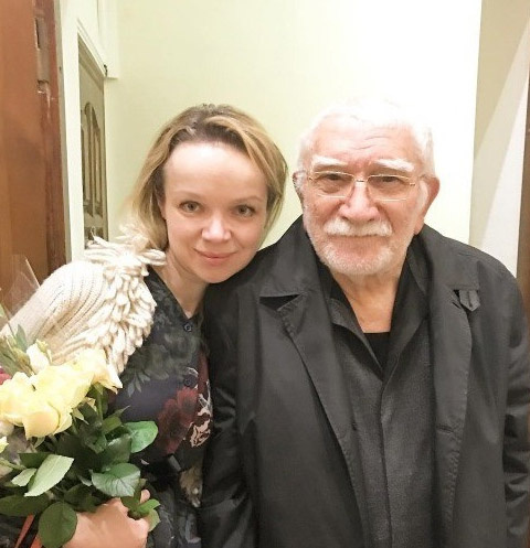 Армен Джигарханян с женой