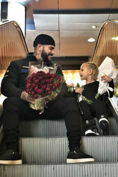 в какую школу ходит дочь тимати. Смотреть фото в какую школу ходит дочь тимати. Смотреть картинку в какую школу ходит дочь тимати. Картинка про в какую школу ходит дочь тимати. Фото в какую школу ходит дочь тимати