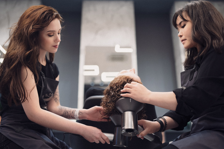 Стиль жизни: Рай для кудряшек: открылся новый салон бренда Ice Curly – фото №2 Стиль жизни: Рай для кудряшек: открылся новый салон бренда Ice Curly – фото №2