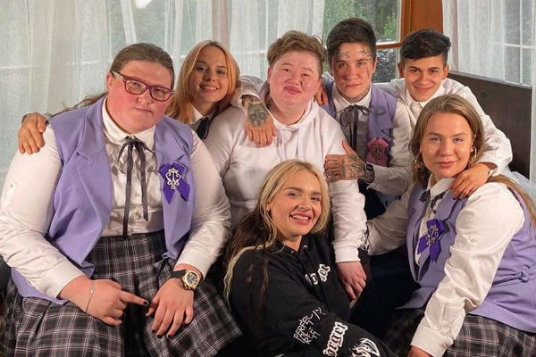 Лаура Альбертовна всегда находит подход к каждой девушке