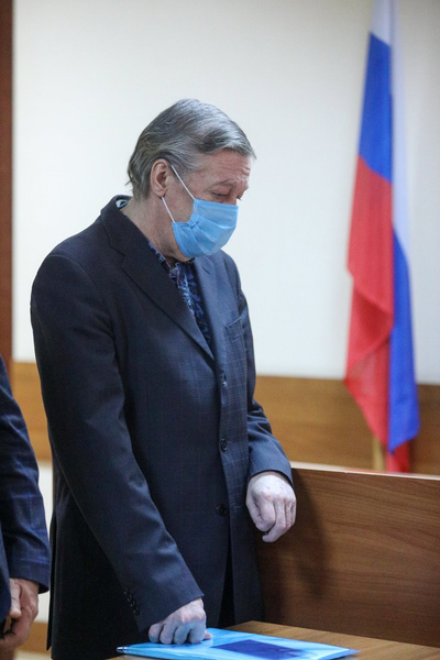 Актер не раз просил прощения у родных погибшего Сергея Захарова Актер не раз просил прощения у родных погибшего Сергея Захарова