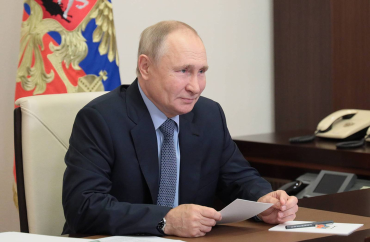 Владимир Путин поддержал инициативу с флагом