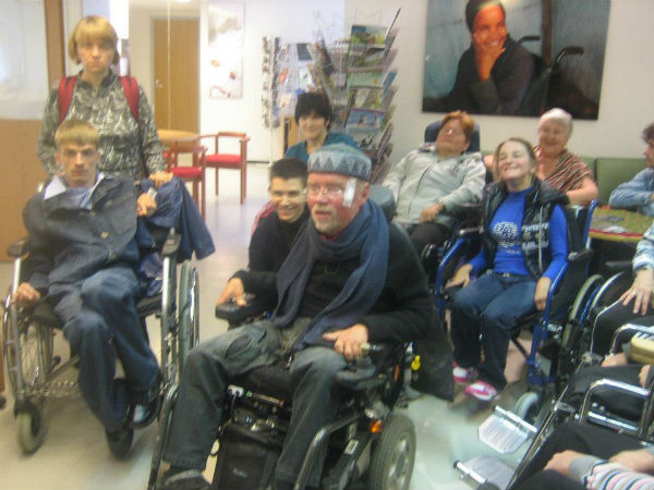 Калле Кенкелле (на фото в центре) изменил отношение к инвалидам в Финляндии, Алексей хочет сделать то же самое в России