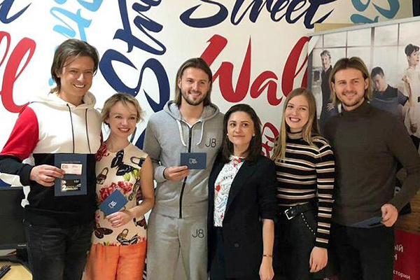 Пара представит совместную концертную программу «Люди с экрана» Пара представит совместную концертную программу «Люди с экрана»