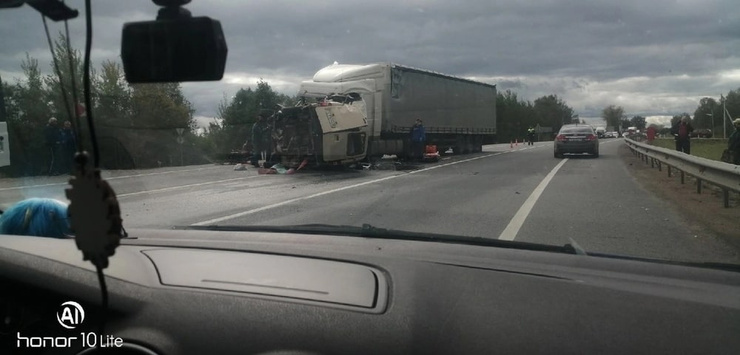 The accident occurred in the Rostov region at 201 km of the M8 Kholmogory highway