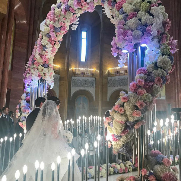 Таинство венчания проходило в армянской апостольской церкви