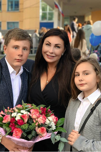 Актриса старается быть для своих детей не только моральным ориентиром, но и другом Актриса старается быть для своих детей не только моральным ориентиром, но и другом