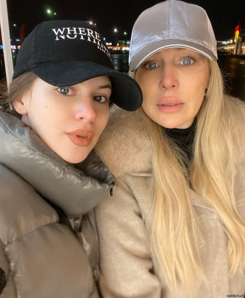 Артемова очень переживала из-за конфликта с матерью Артемова очень переживала из-за конфликта с матерью