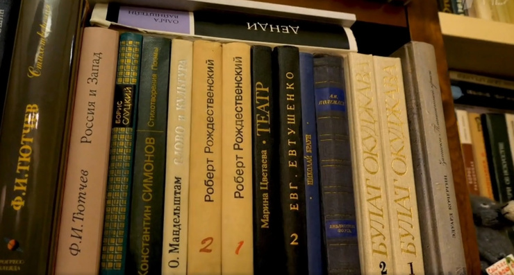 Все книги на месте. Все книги на месте.