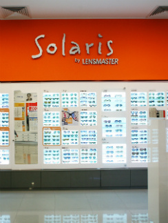 Корнер Solaris в магазине «Линзмастер»