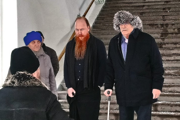 Никита Михалков опоздал на венчание брата на пять минут Никита Михалков опоздал на венчание брата на пять минут