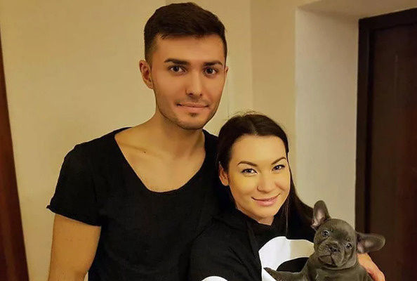 Алан прослезился, узнав о скором прибавлении в семье Алан прослезился, узнав о скором прибавлении в семье