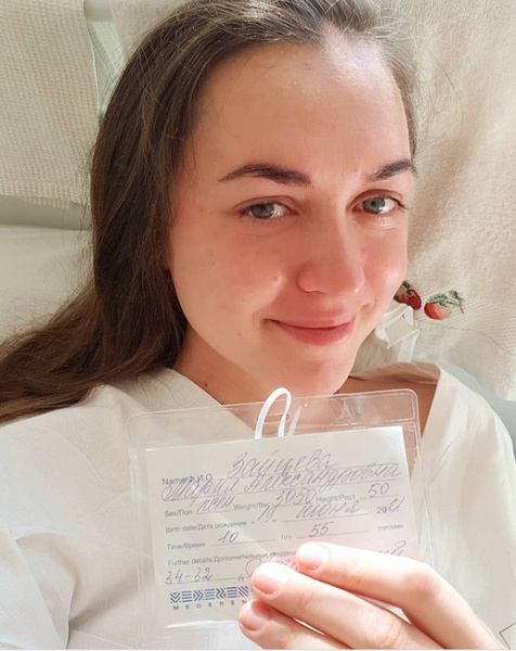 Звезда порадовала подписчиков снимком из родильной палаты