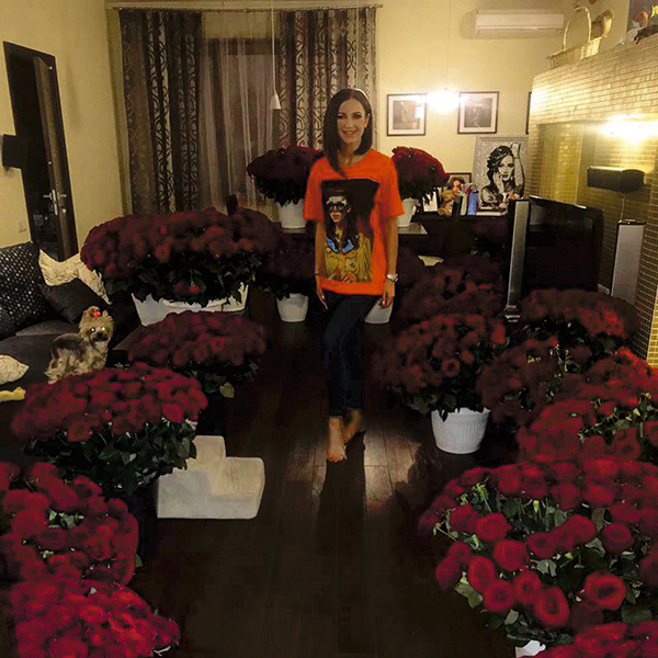 Новый ухажер превратил квартиру звезды в оранжерею, купив 3300 роз
