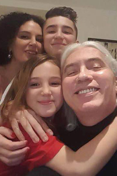 Дмитрий Хворостовский с женой и детьми Дмитрий Хворостовский с женой и детьми