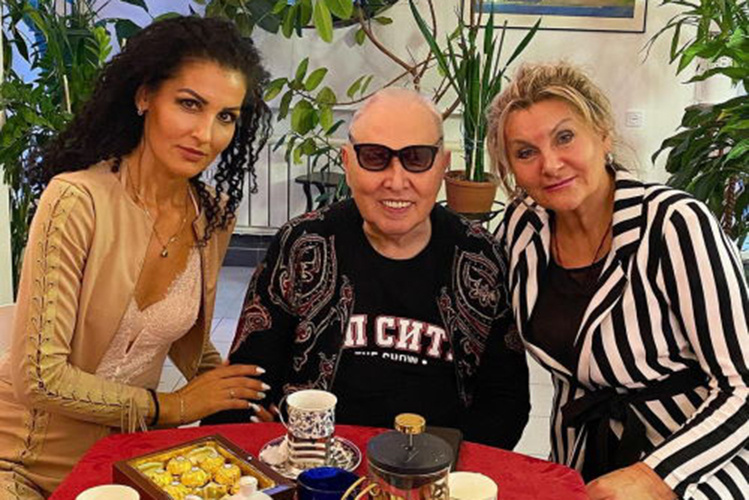 Лючана и ее мама Галина Геннадьевна утверждали, что дружат с Зайцевым много лет