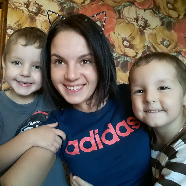 Маргарита Грачева с сыновьями Маргарита Грачева с сыновьями