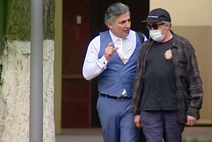 Адвокат поддерживает Ефремова
