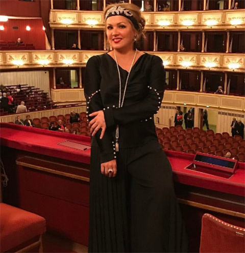 Анна Нетребко