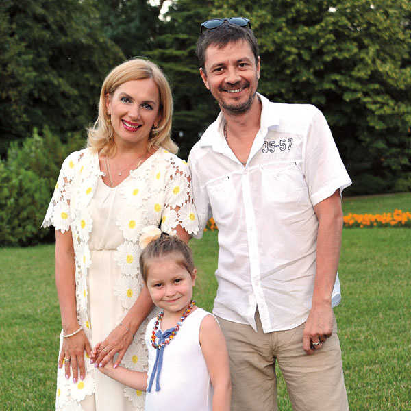 Мария Порошина с бывшим мужем Ильей Древновым и дочкой 