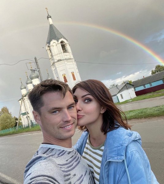 Малков сделал предложение актрисе будучи женатым на Светлане Малков сделал предложение актрисе будучи женатым на Светлане